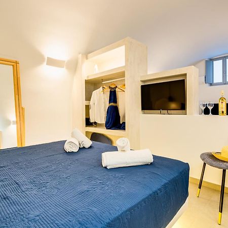 Tiara Suites Santorini 산토리니 외부 사진