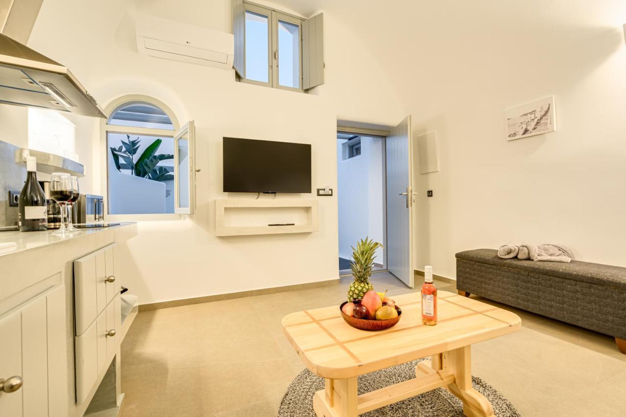 Tiara Suites Santorini 산토리니 외부 사진