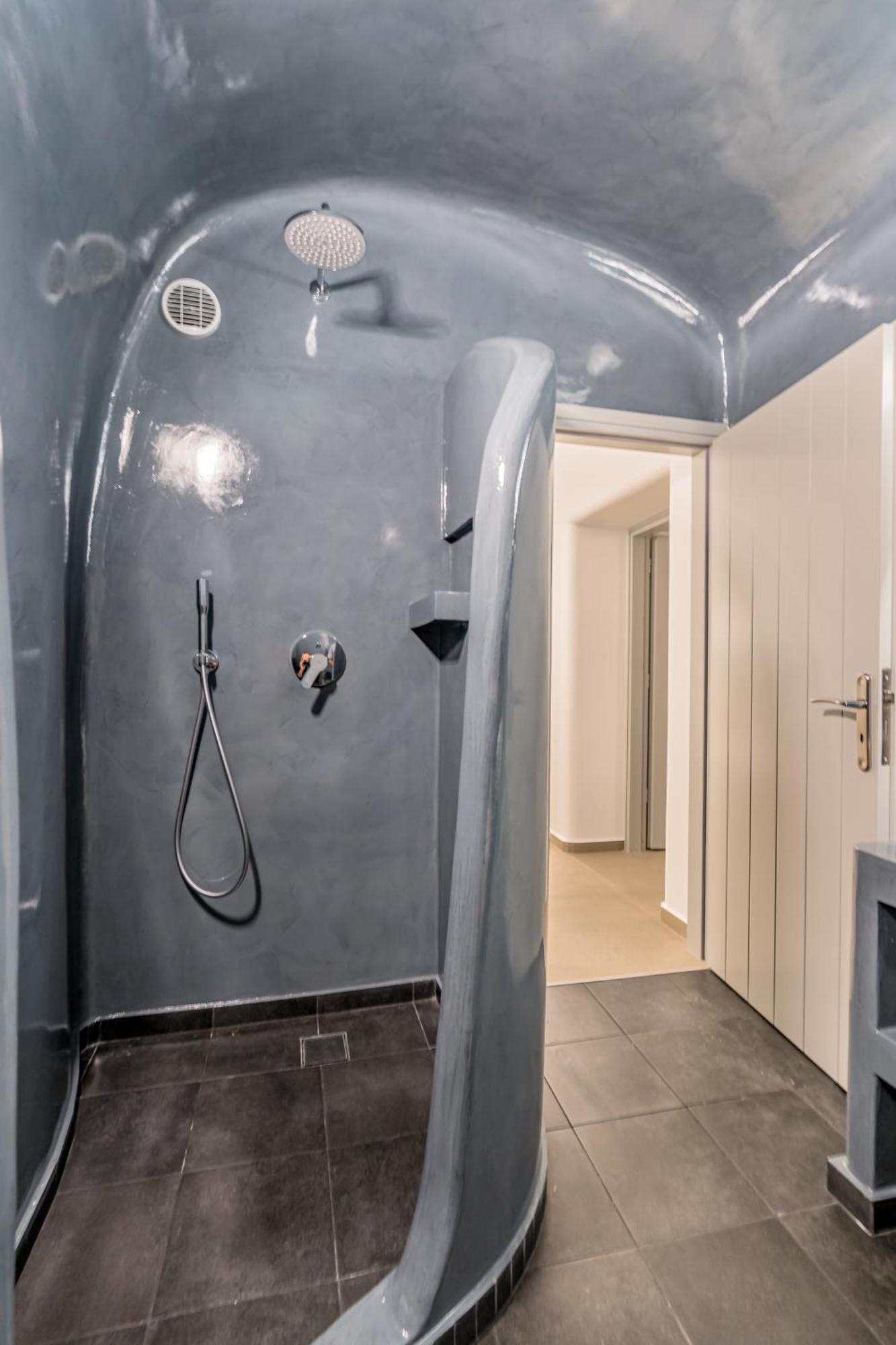 Tiara Suites Santorini 산토리니 외부 사진