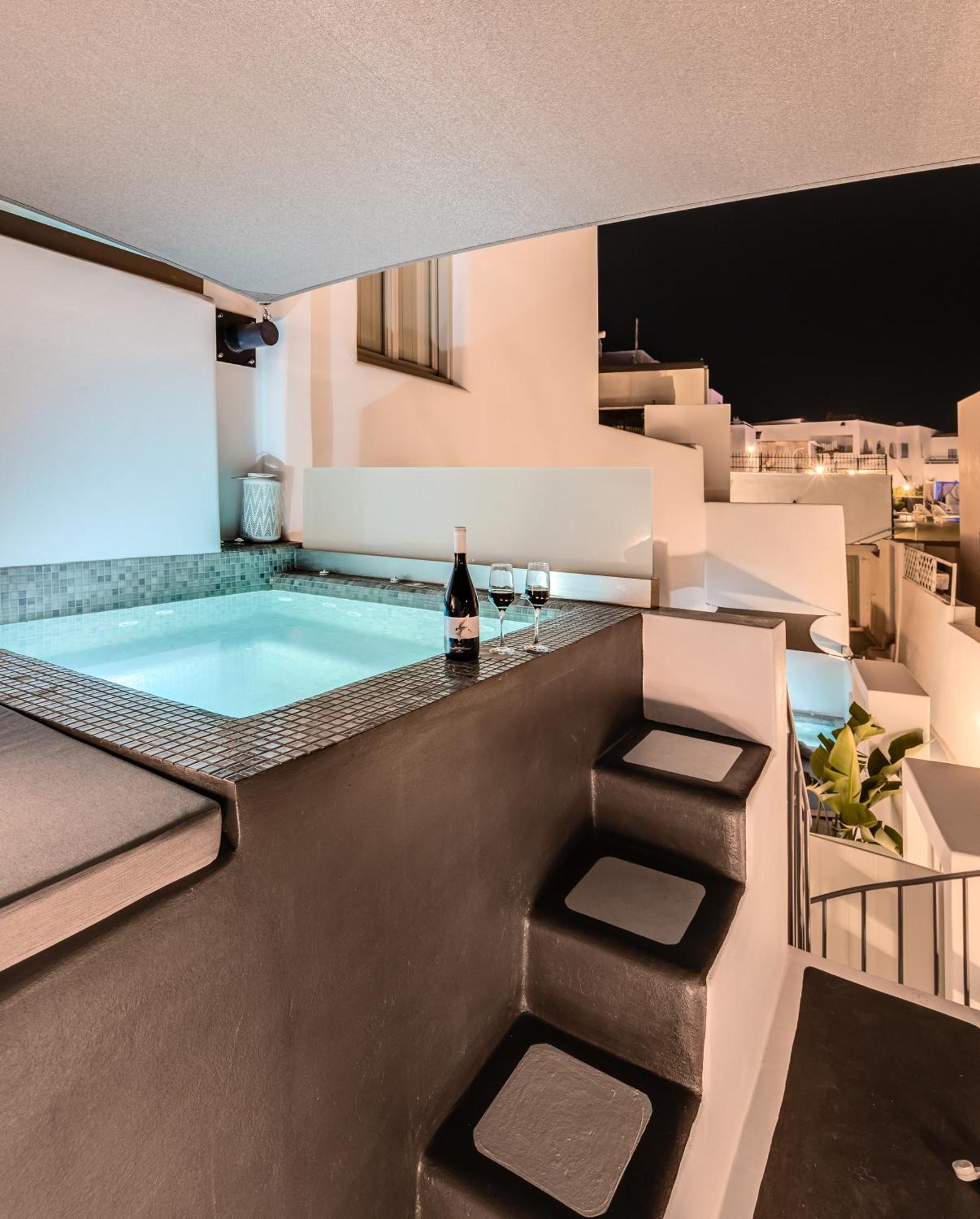 Tiara Suites Santorini 산토리니 외부 사진